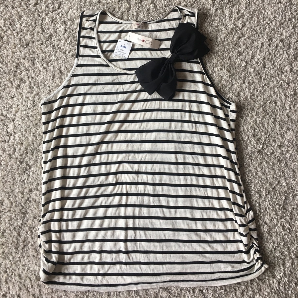 Knit tank top with cute bow!