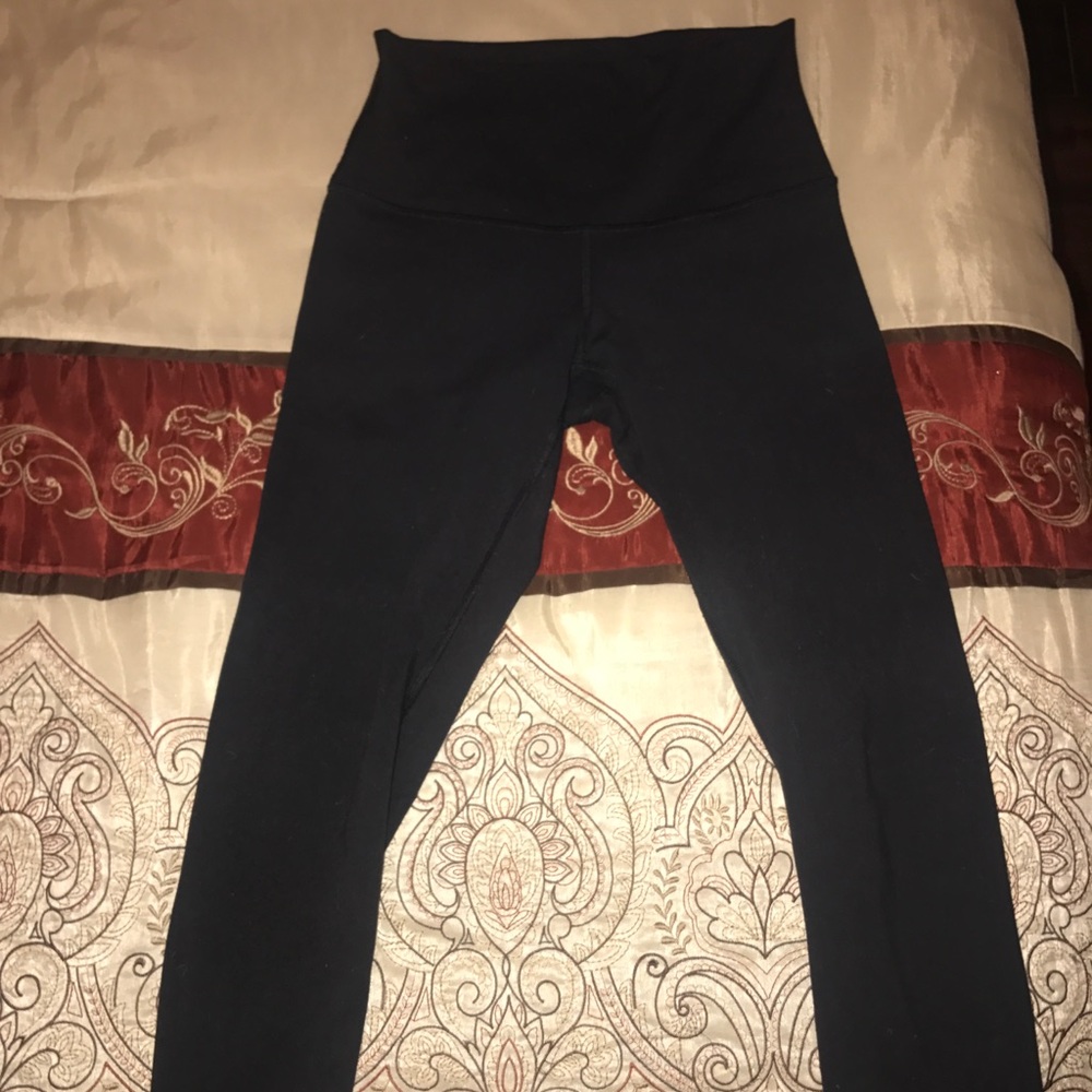 Lululemon Wunder Under crop size 4