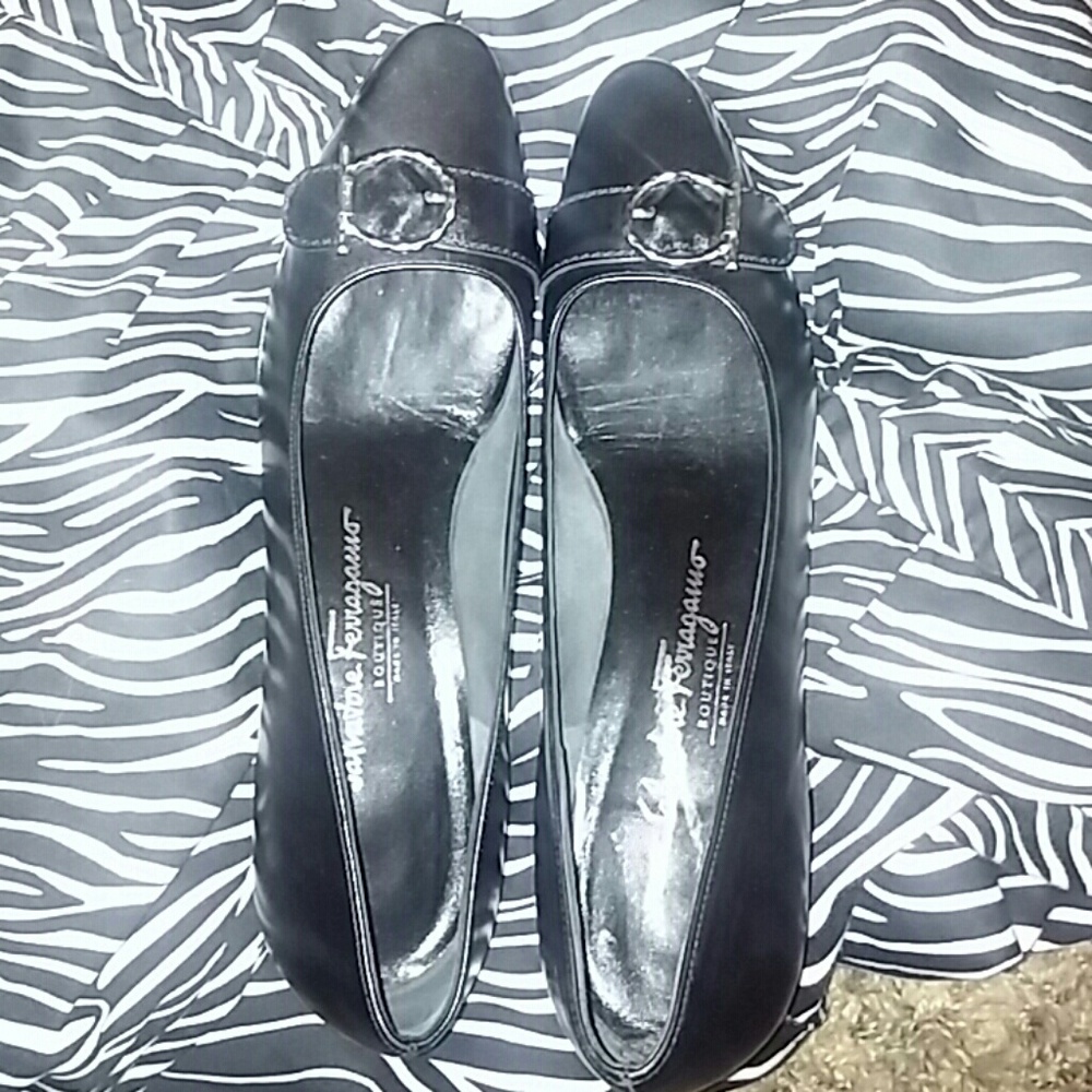Salvatore Ferragamo bk leather kitten heel-NO SALE