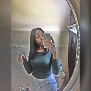 Meet your Posher, Myla