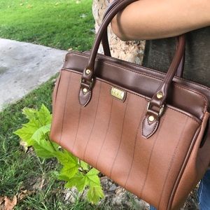 Brown leather Liz Claiborne purse
