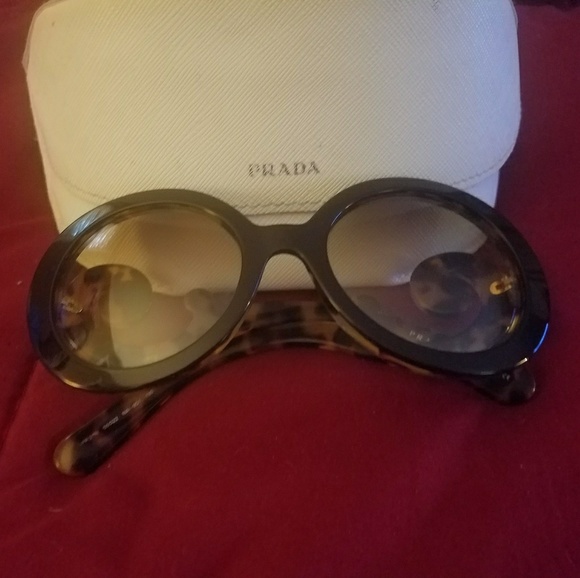 ❤️SOLD ON M❤️PRADA AUTHENTIC BAROQUE  SUNGLASSES - Picture 2 of 4