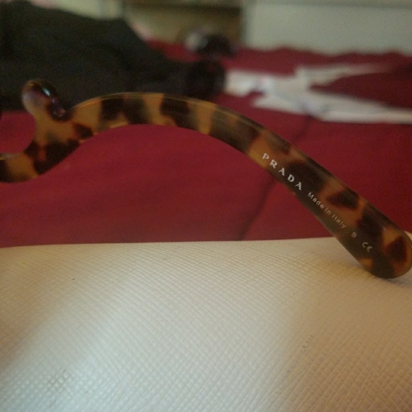 ❤️SOLD ON M❤️PRADA AUTHENTIC BAROQUE  SUNGLASSES - Picture 3 of 4