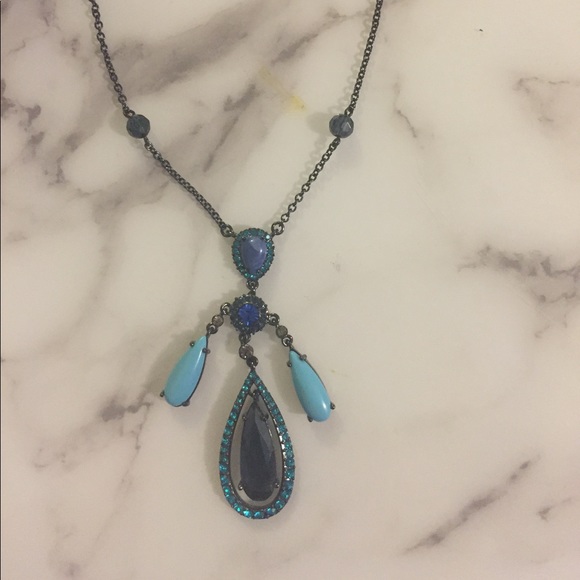 Carolee LUX statement pendant necklace - Picture 3 of 4