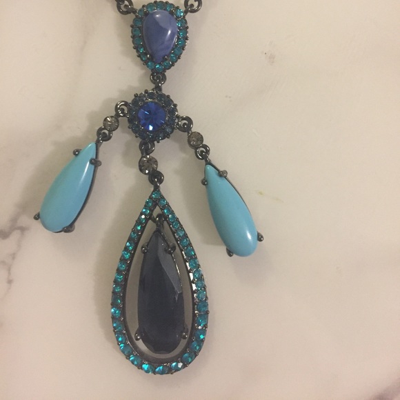 Carolee LUX statement pendant necklace - Picture 2 of 4