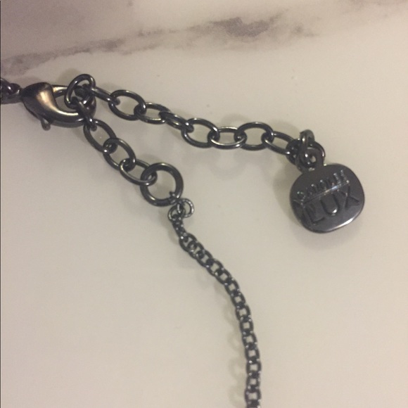 Carolee LUX statement pendant necklace - Picture 4 of 4