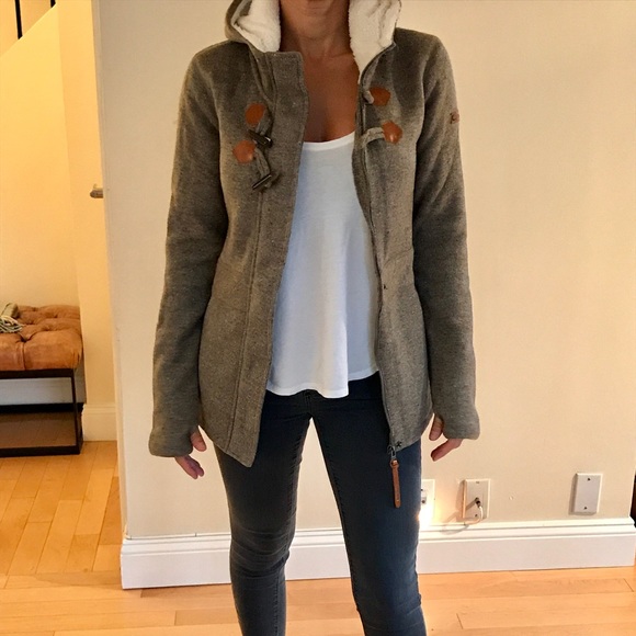 Brand New Bench Jacket w Tags! - Picture 2 of 7