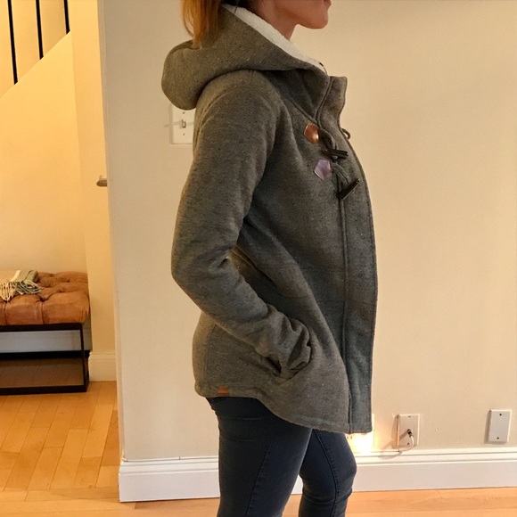 Brand New Bench Jacket w Tags! - Picture 3 of 7