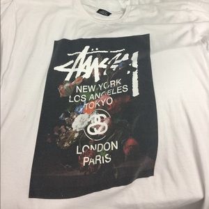 STÜSSY T-SHIRT