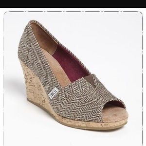 Toms Open Toe Wedges