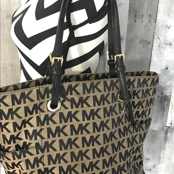 Michael Kors Purse - Picture 2 of 2