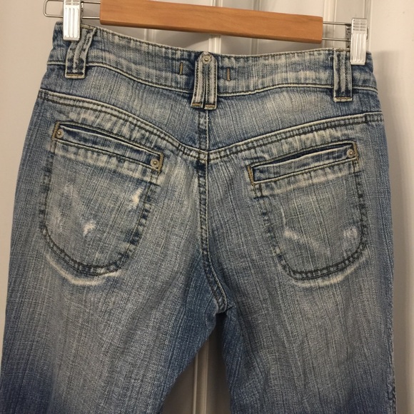 Cache cache light washed blue jeans. - Picture 3 of 5