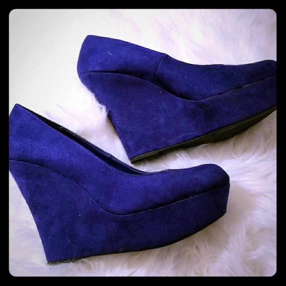 NWT Royal blue wedges