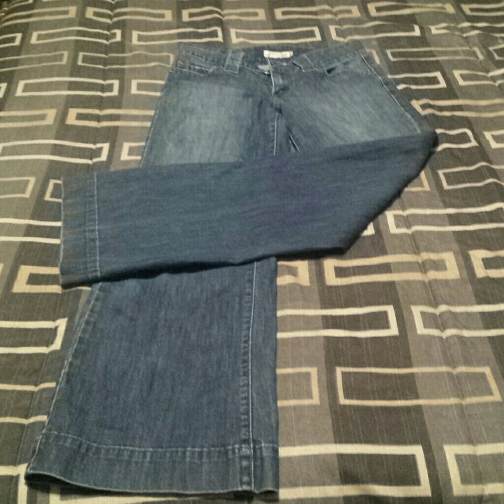 ❤*REDUCED* ❤EUC Levi's 525 Jeans