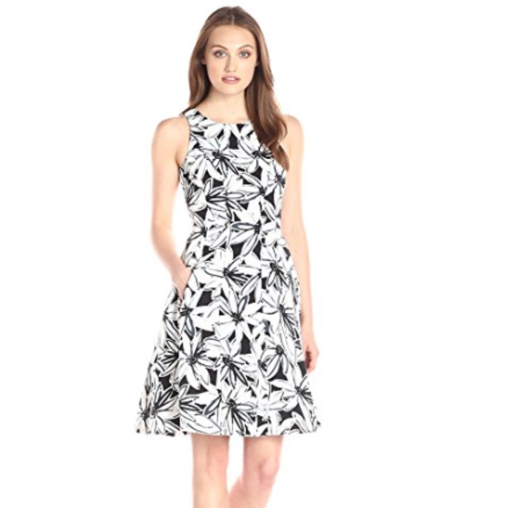 Maggy London Stencil Daisy Print-NEW