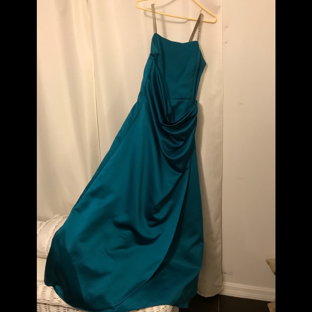 Big Discount!!   David Bridal's Beautiful Dress