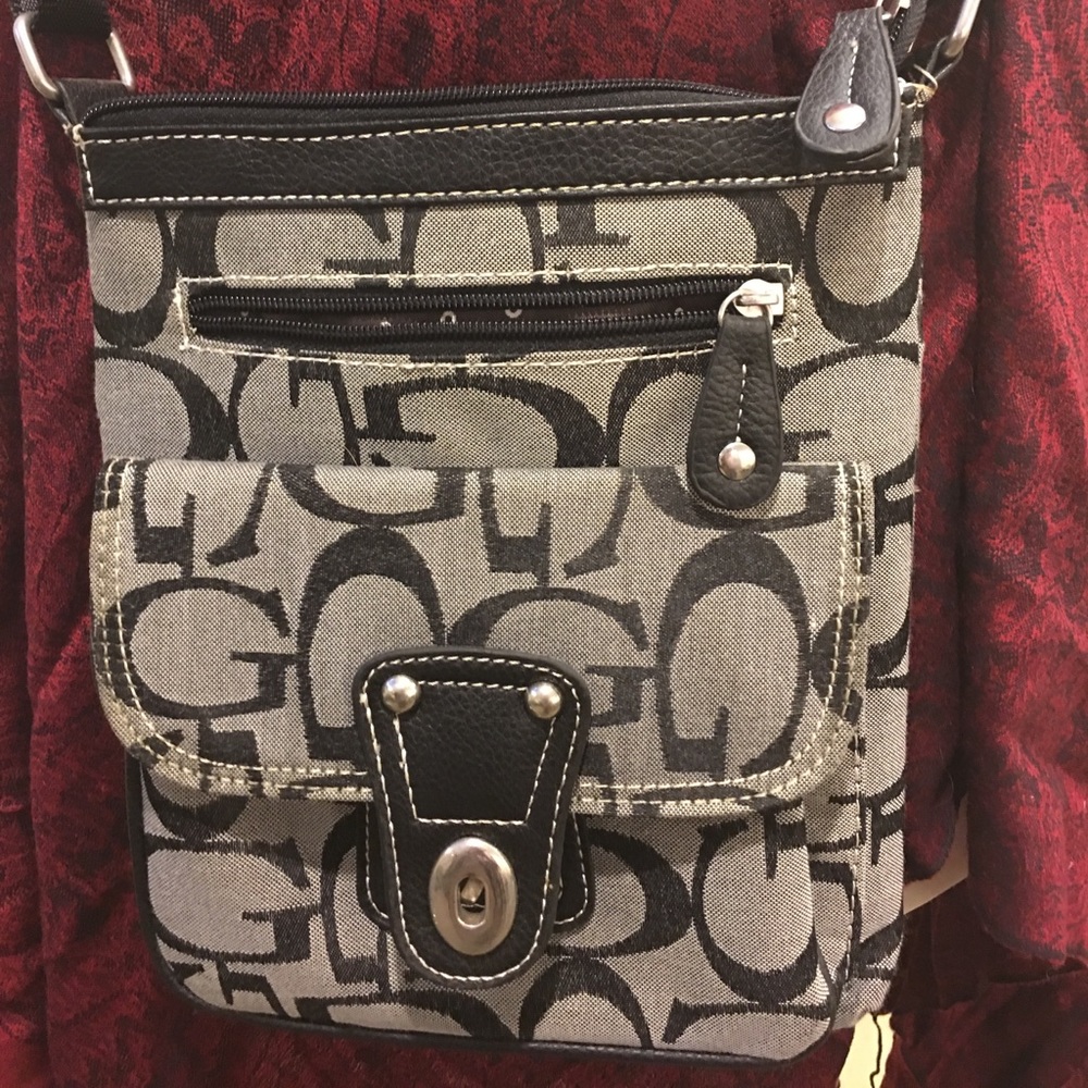 Guess across the shoulder purse never worn