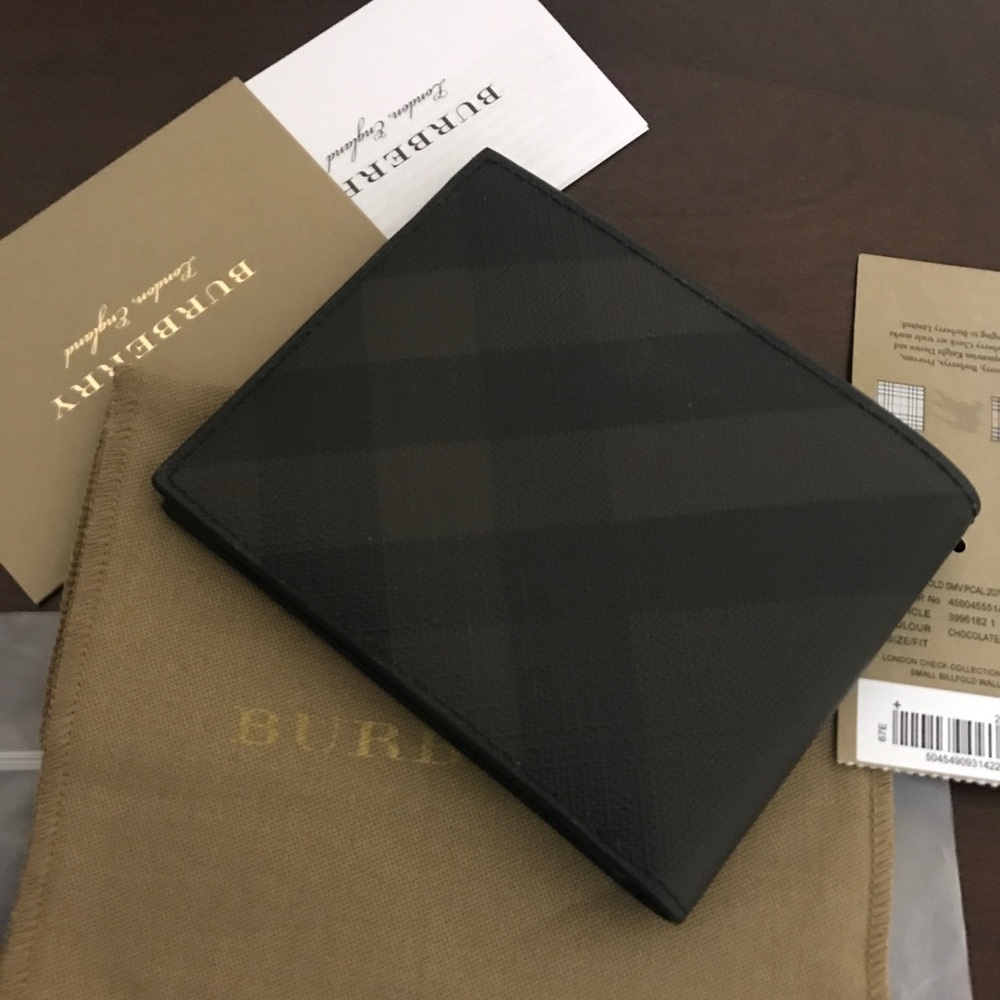 SALE‼️Burberry London Check Bifold Wallet.