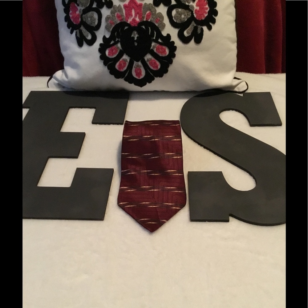 NWOT BURGUNDY STRIPED MEN'S TIE