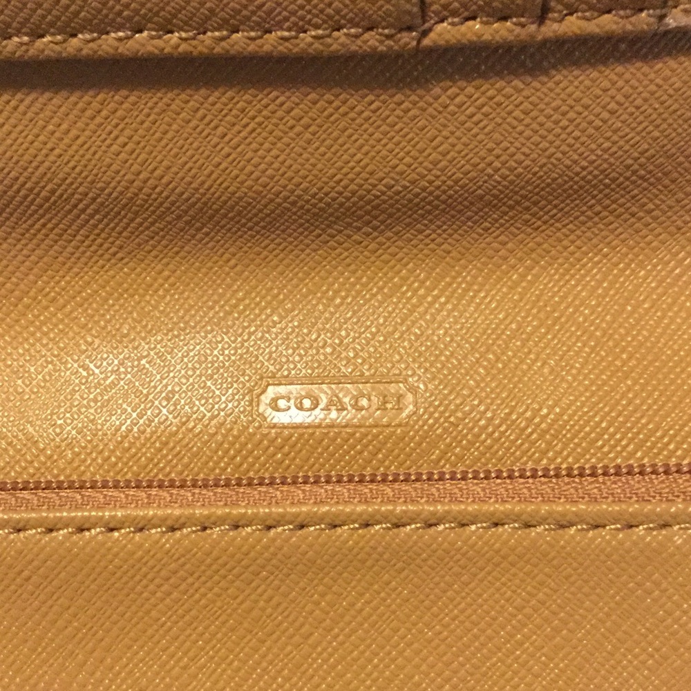 Small Coach Purse - Picture 4 of 4