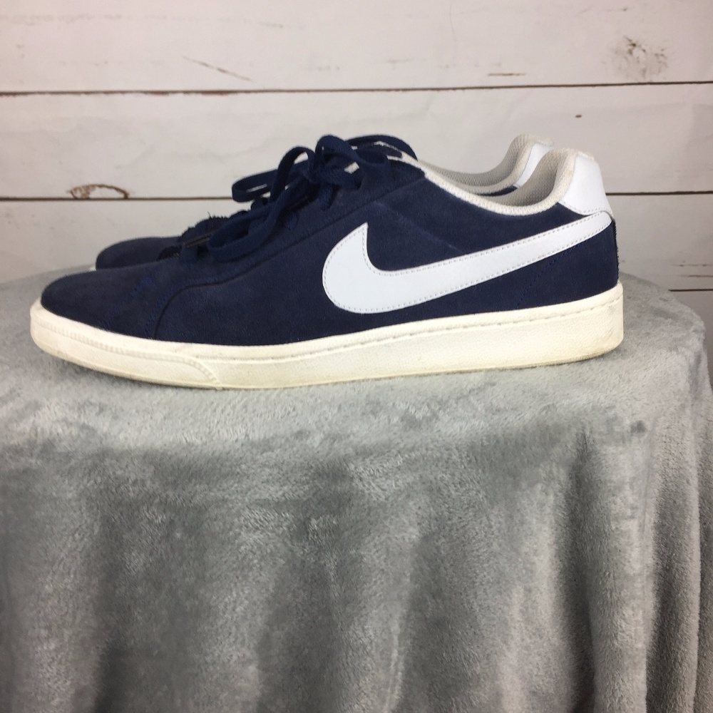 Nike Court Majestic Suede Athletic Shoes 33SH