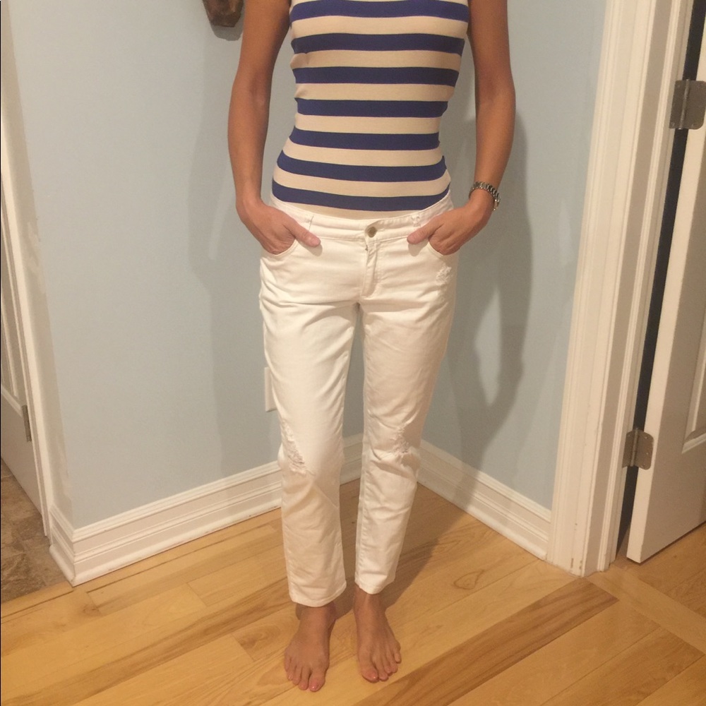 MICHAEL MICHAEL KORS
Distressed Cropped Jeans