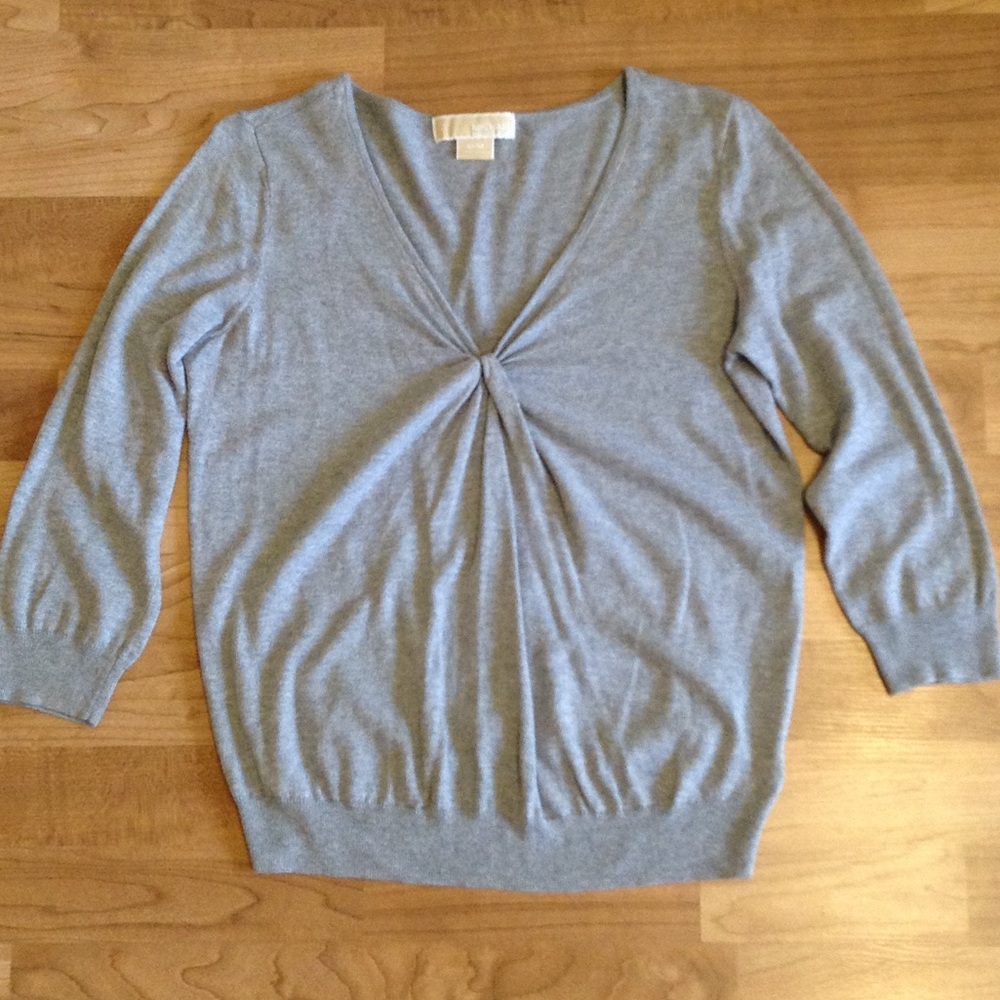 MICHAEL KORS VNECK SWEATER WITH CUTE KNOT DETAIL