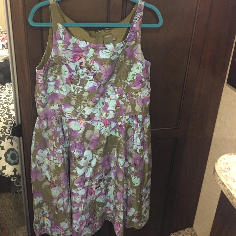 ⚡️ $5 FLASH $5 ⚡️Taylor Floral Dress 👗👗👗