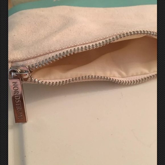 NEW NO TAG-NORDSTROM MAKEUP BAG "SORRY NOT SORRY" - Picture 2 of 3