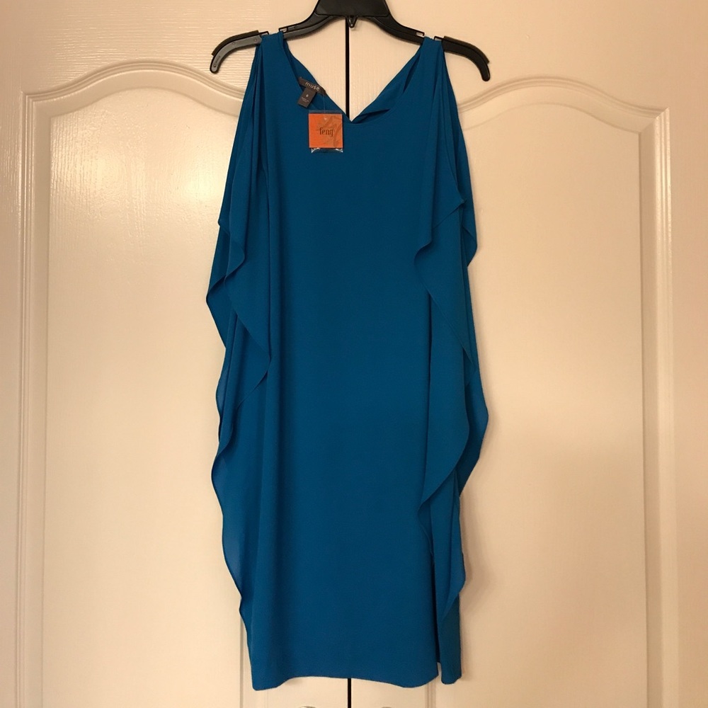 Blue sleeveless cocktail dress
