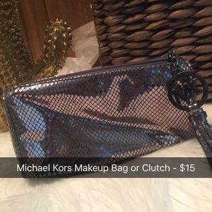 Michael Kors Pouch