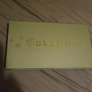 Stila in the garden palette