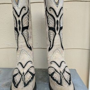Never worn white leather cowgirl boots
