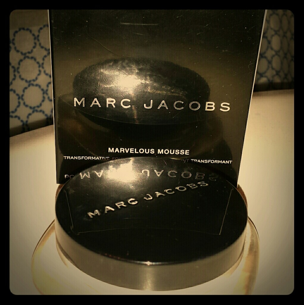 Marc Jacobs Marvelous Mousse Foundation