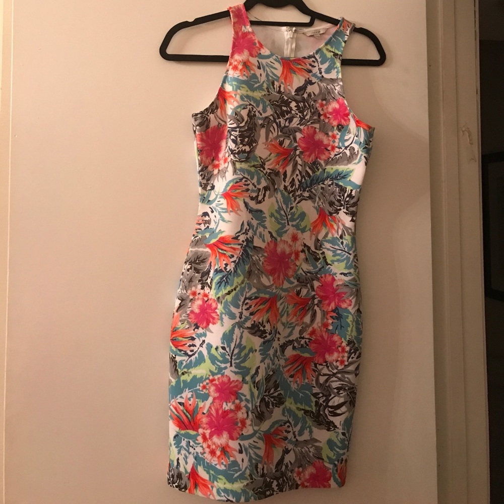 Guess Floral/Tropical Pattern Dress Sz Small