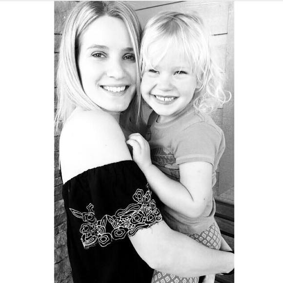 Meet your Posher, Hannah - Picture 1 of 1