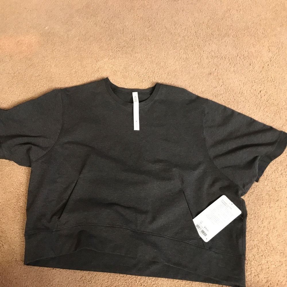 Lululemon black short sleeve sweatshirt