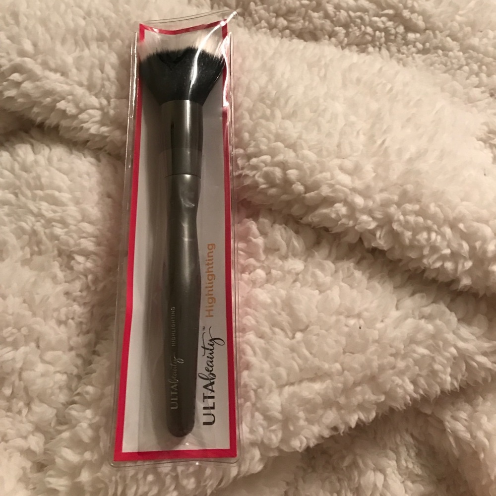 BNIB Ulta highlighting brush