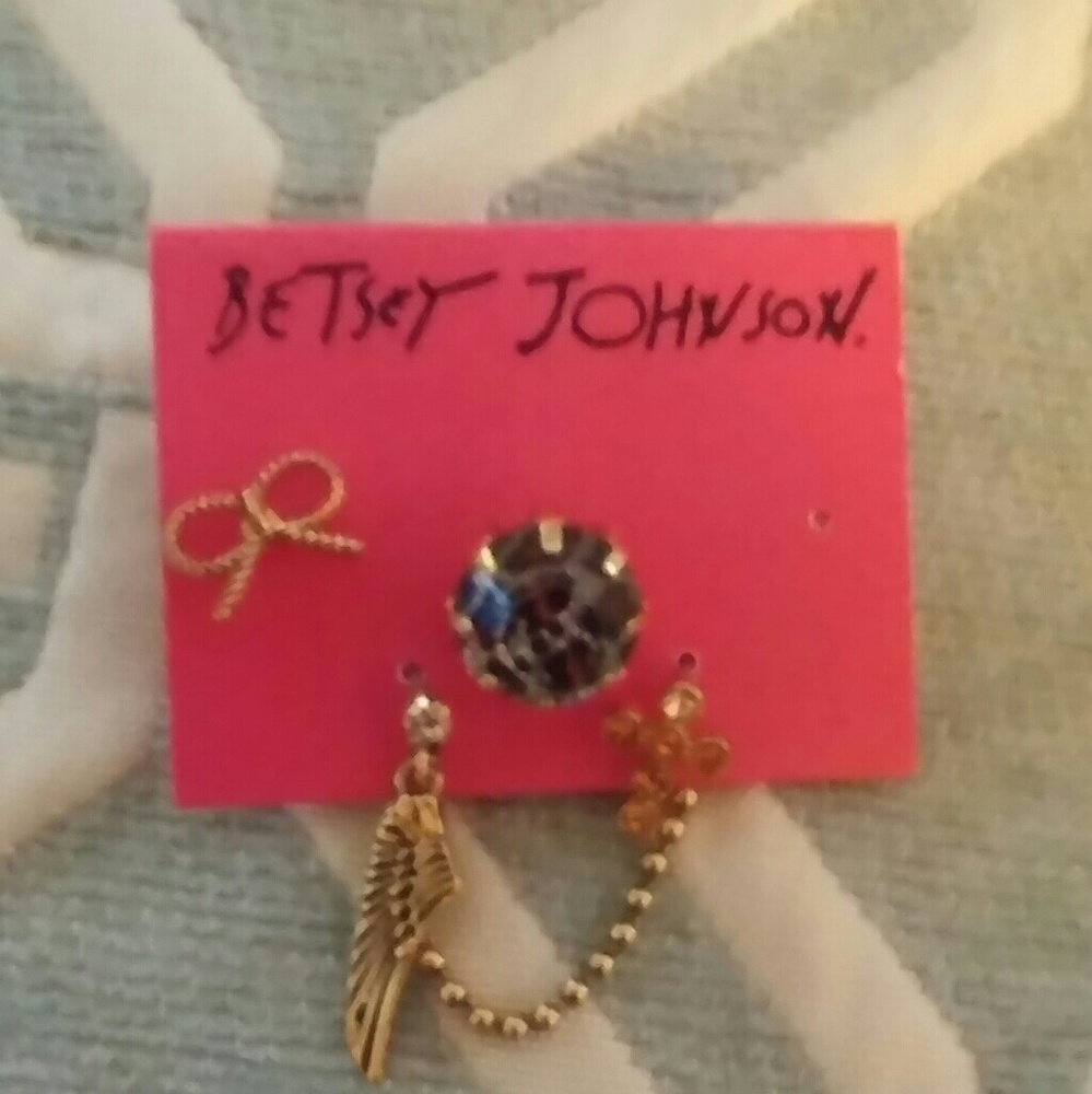 BETSEY JOHNSON EARRINGs SET
