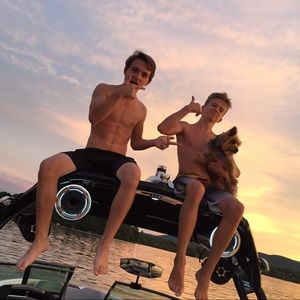 Meet your Posher, Christopher