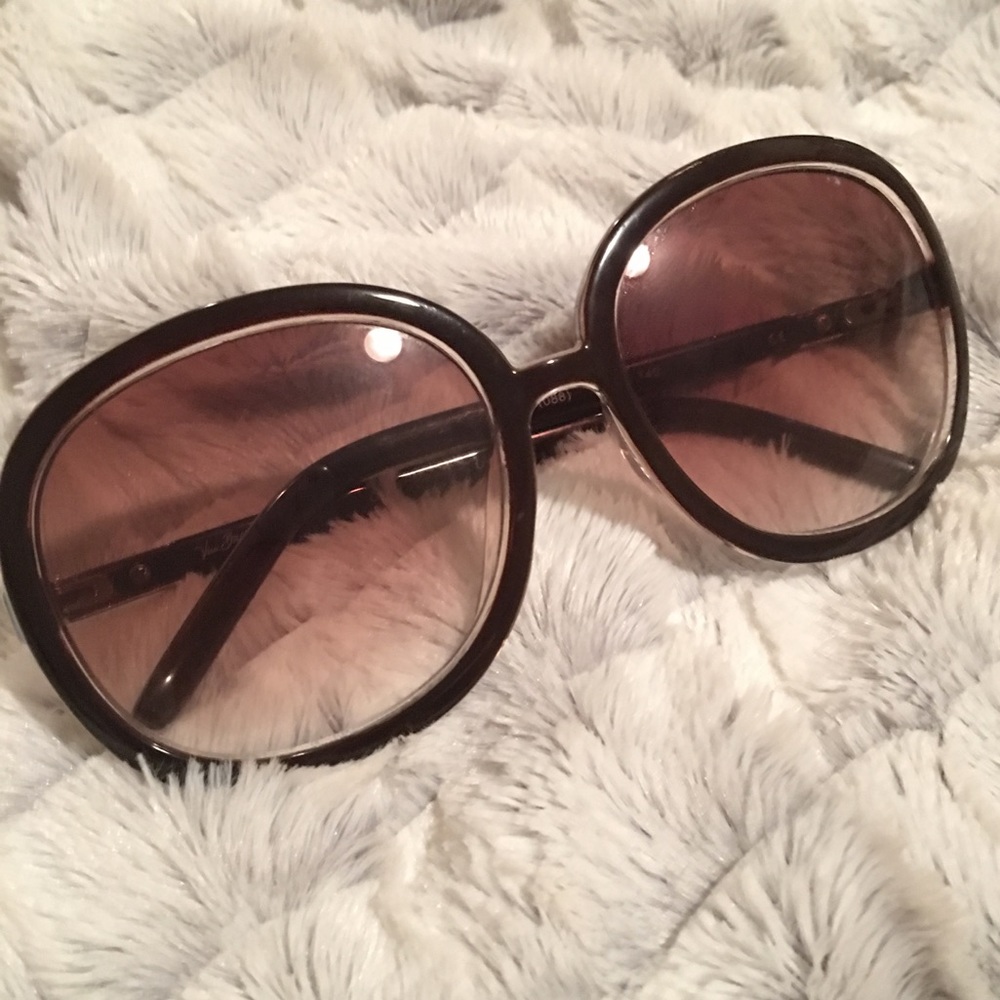 Vera Bradley sunglasses