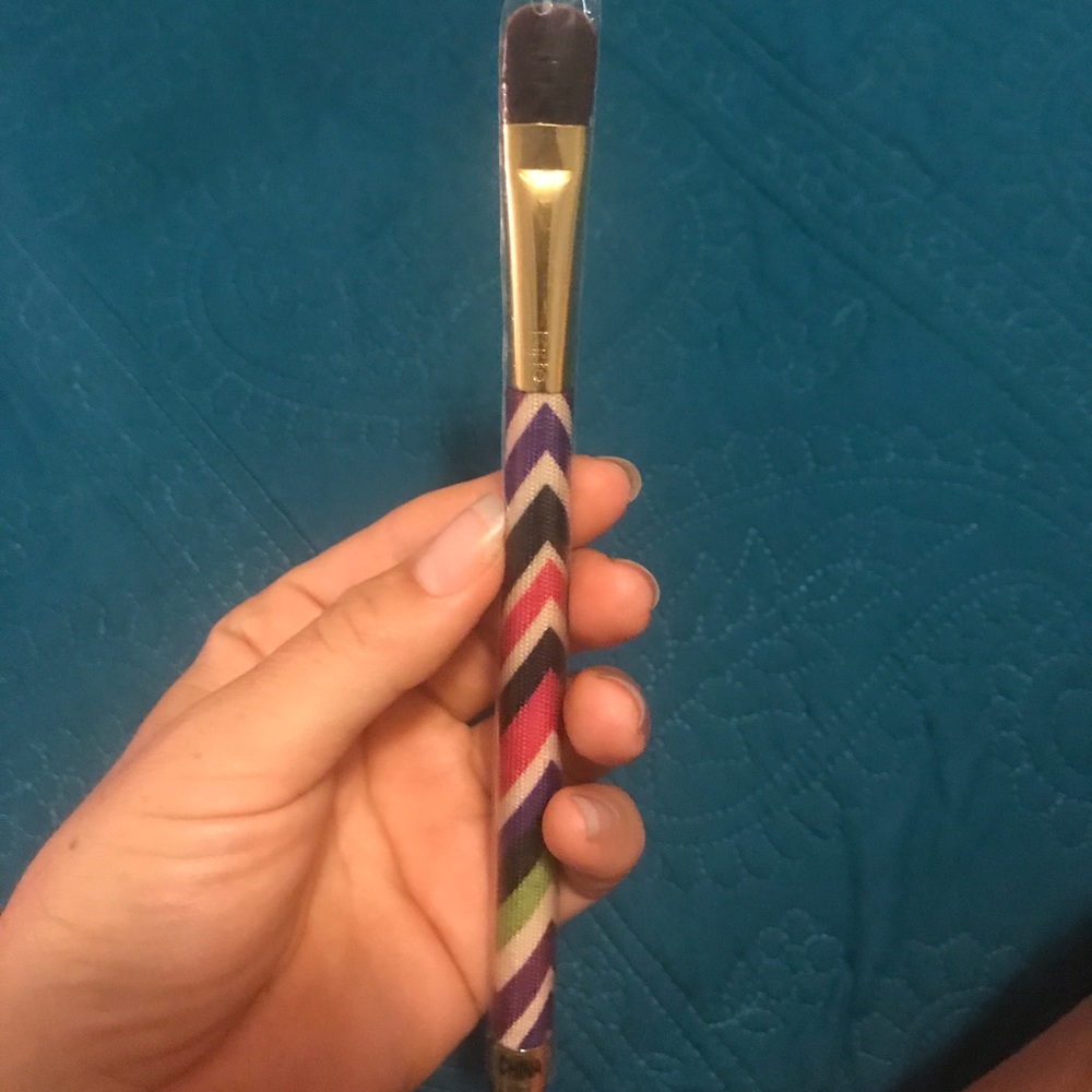 Limited Edition concealer brush