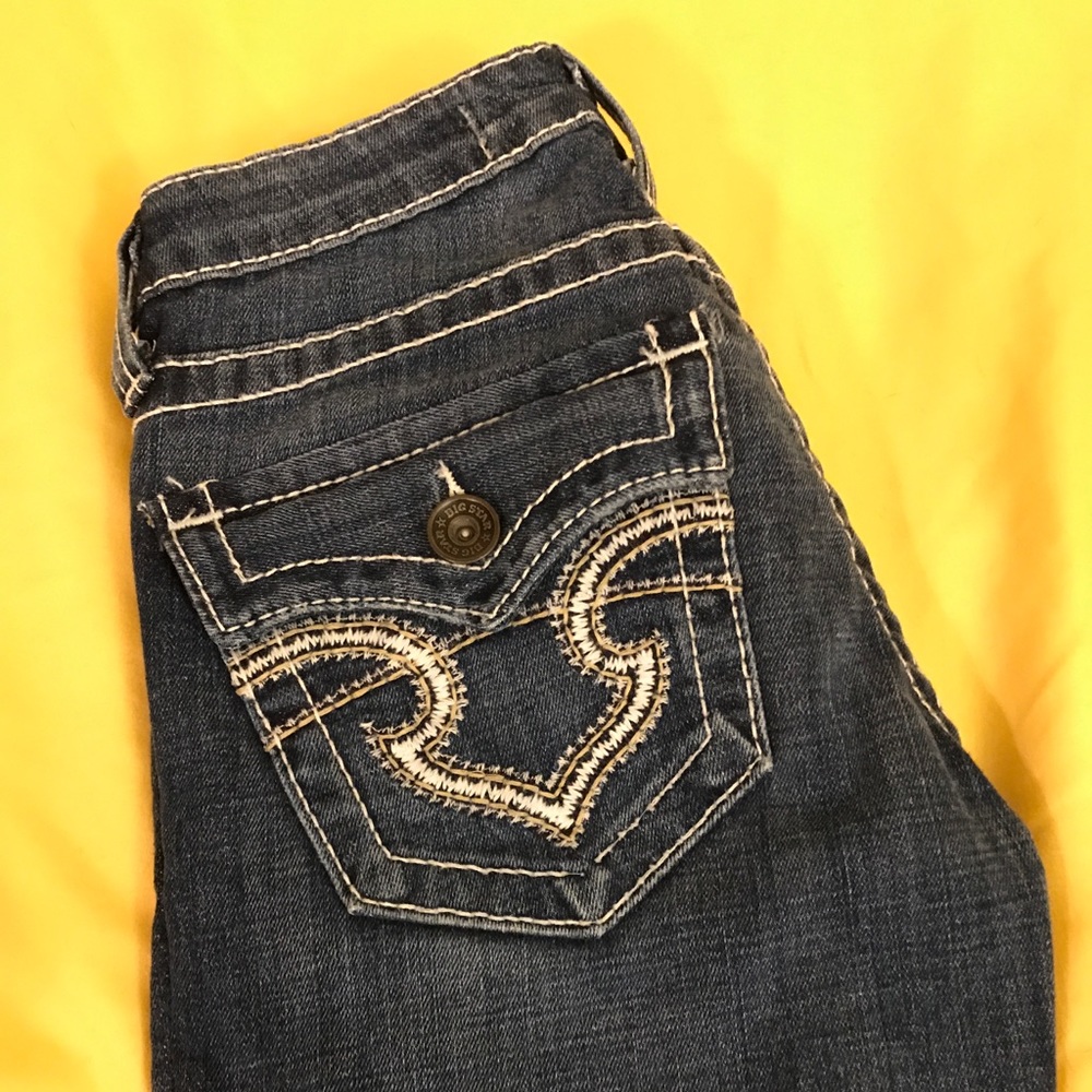Big Star Remy low-rise jeans. Size 25