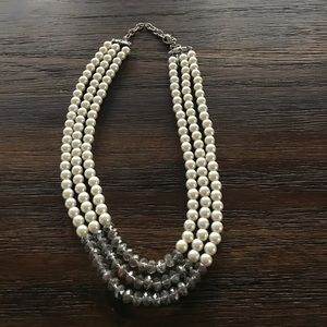 Statement pearl necklace