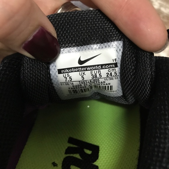 🎀NIKE TENNIS SHOES🎀 - Picture 4 of 6