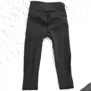 lululemon Reveal Crop