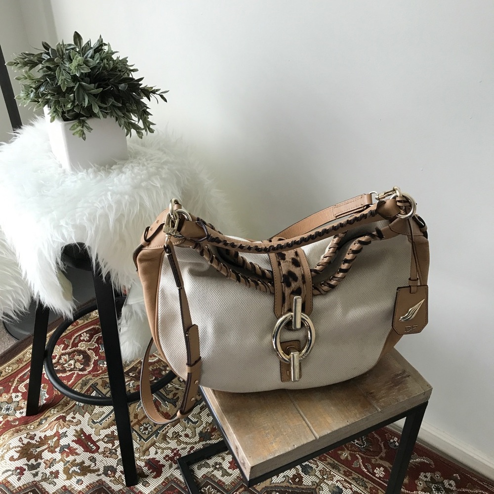DVF hobo bag print / tan / beige cross body strap
