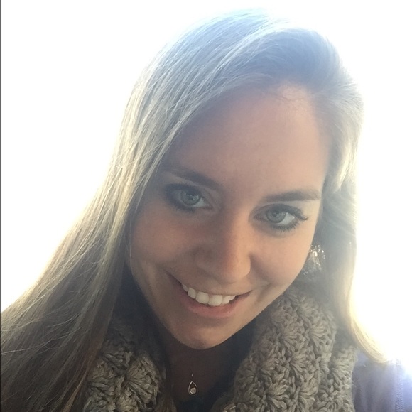 Meet your Posher, Jenna - Picture 1 of 1