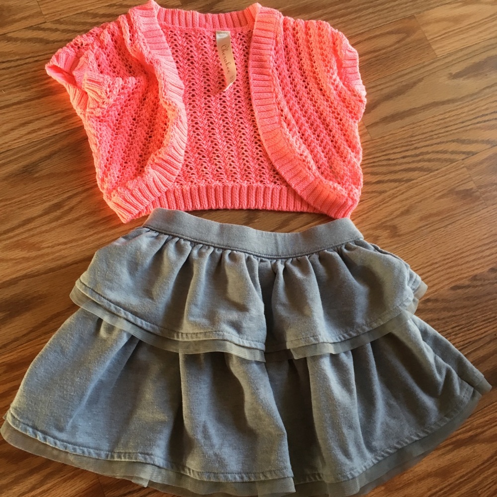 Ruffled gray skirt🌺