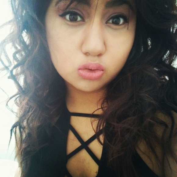 Meet your Posher, Betsabed - Picture 1 of 1